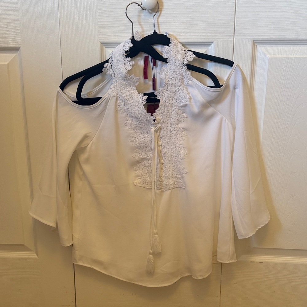 Elegant White Lace Women's Blouse